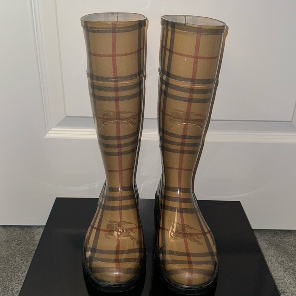 Authentic Burberry Rubber Plaid Boots Size 36